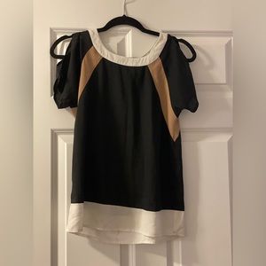 Short Sleeve Black & Neutral Flowy Top